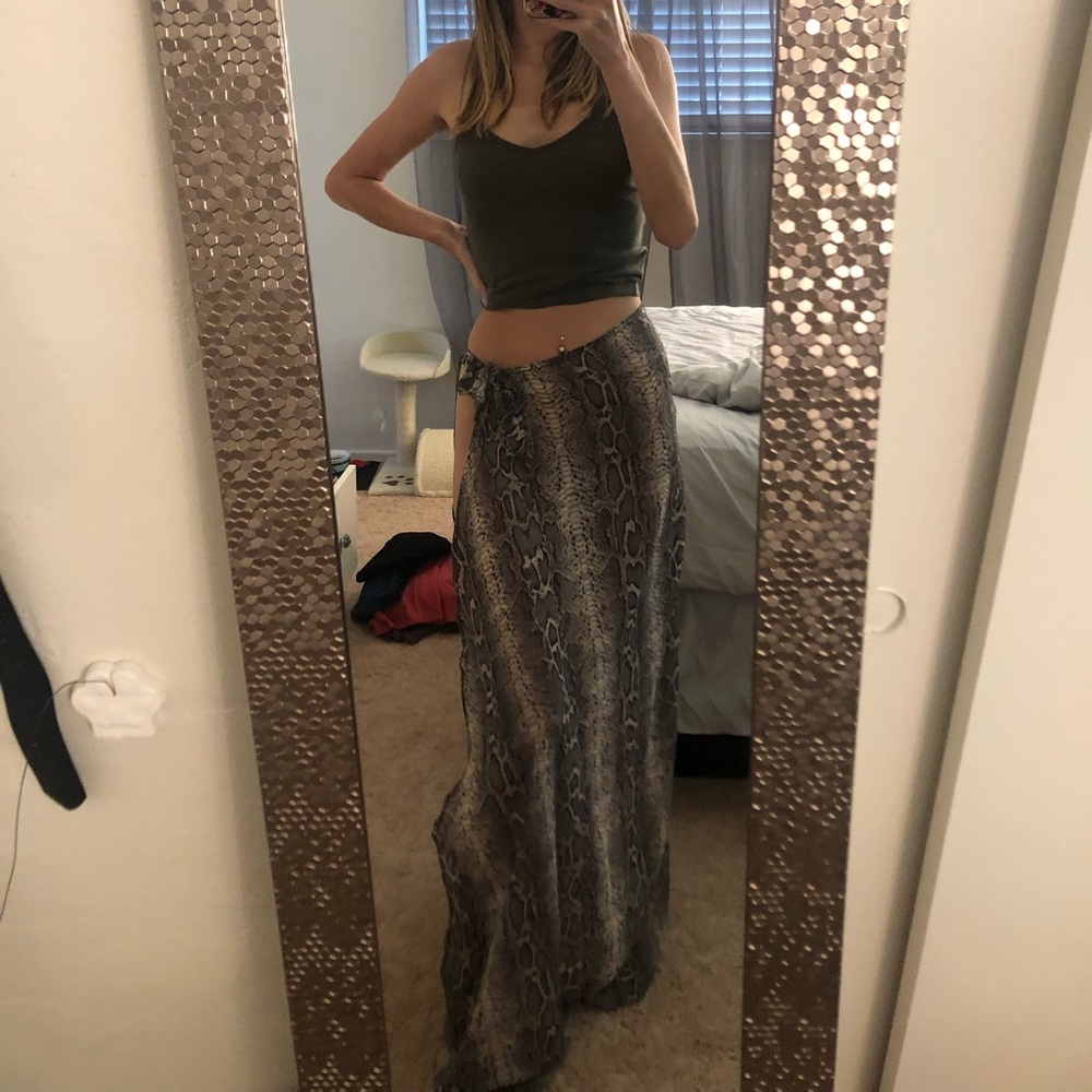 🐍Grey chiffon snake skin print beach maxi skirt🐍